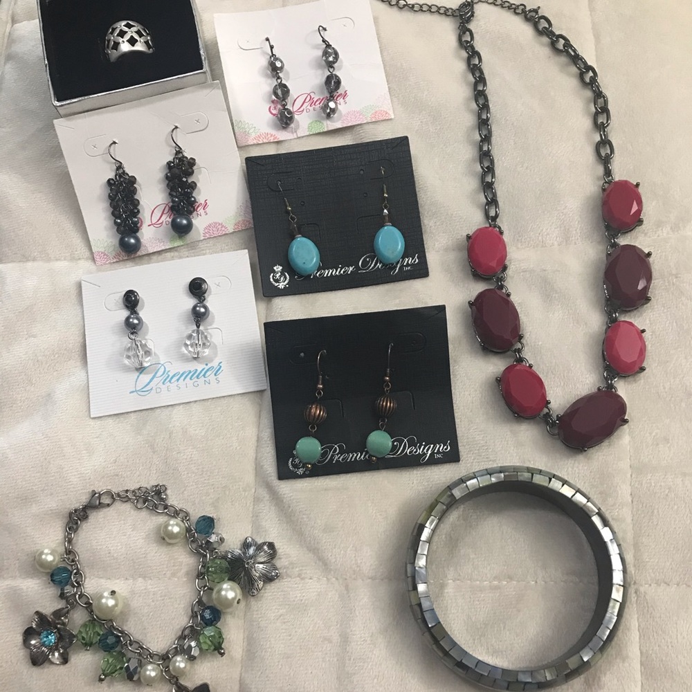 Premier Designs Berryliscious Garden Gate Shelley